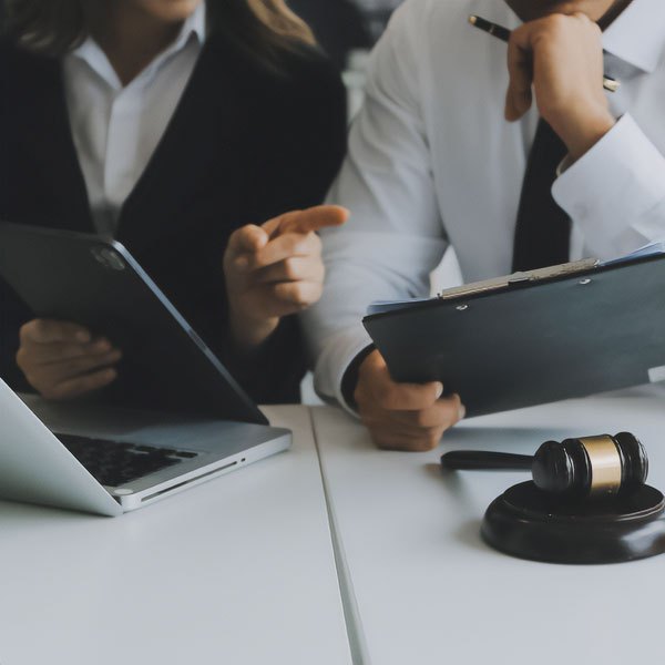 Obsługa prawna dla biznesu  Bartłomiej Łukomski bl-26